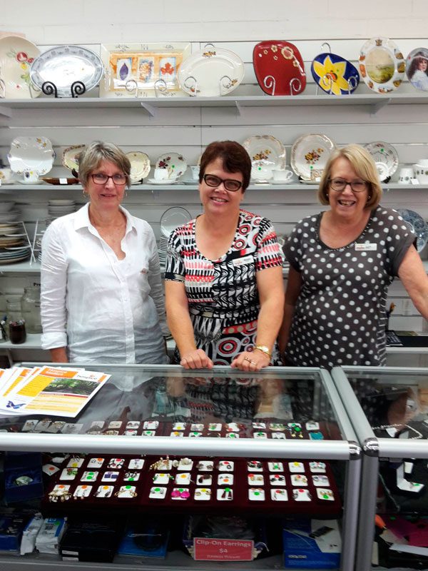 franklin-hospice-shop-staff