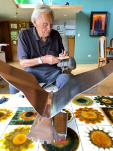Fred Graham signing ne of the maquettes. 
