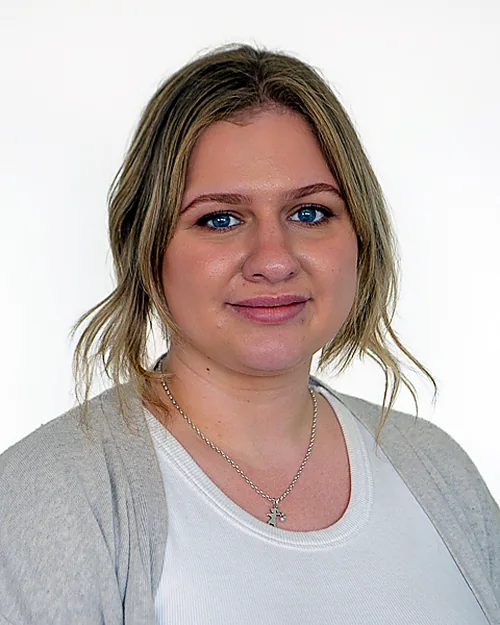 Caitlin Davies